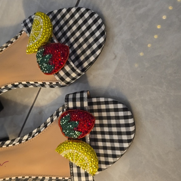 Betsey Johnson - Picture 2 of 5